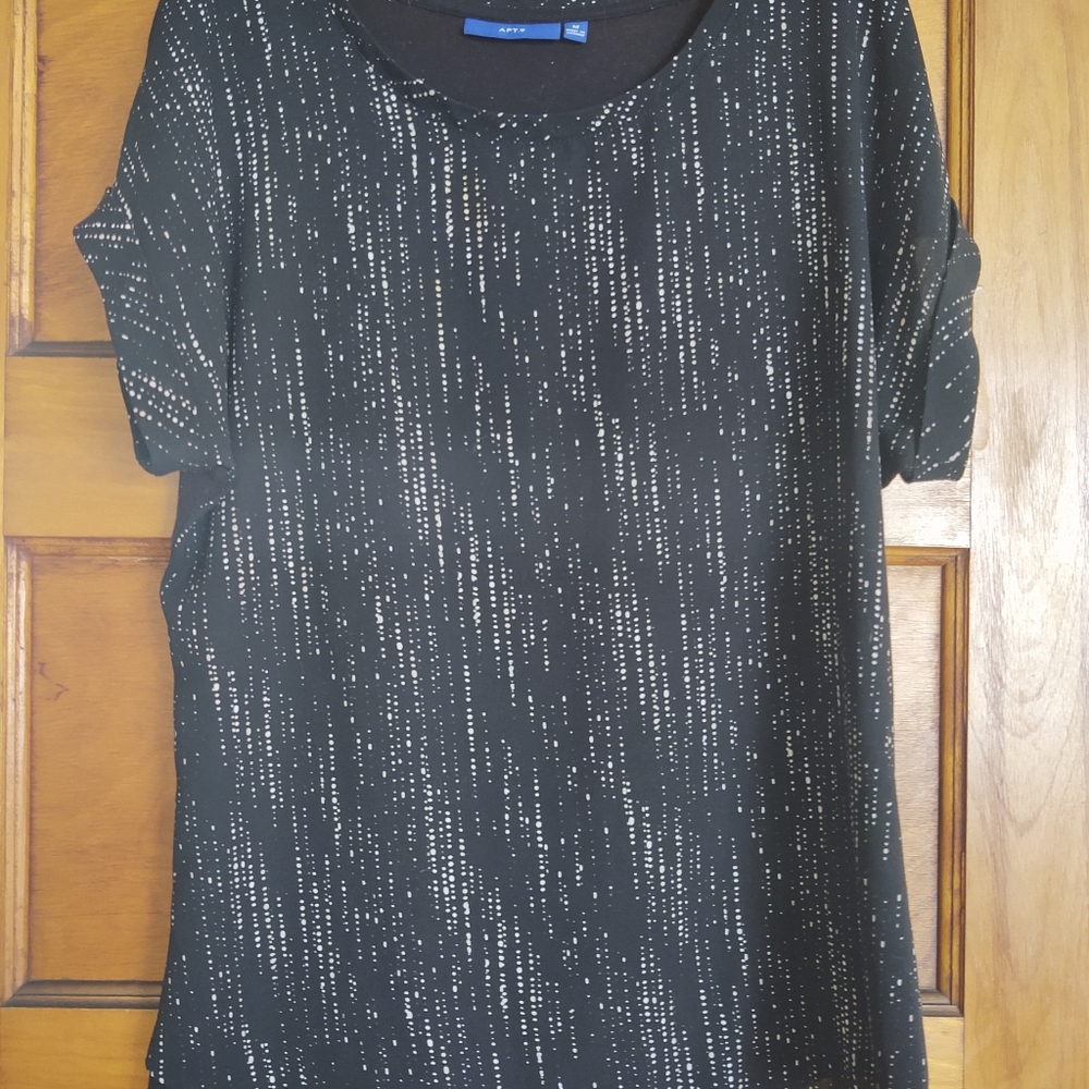 🖤🤍Apt. 9 Top🤍🖤